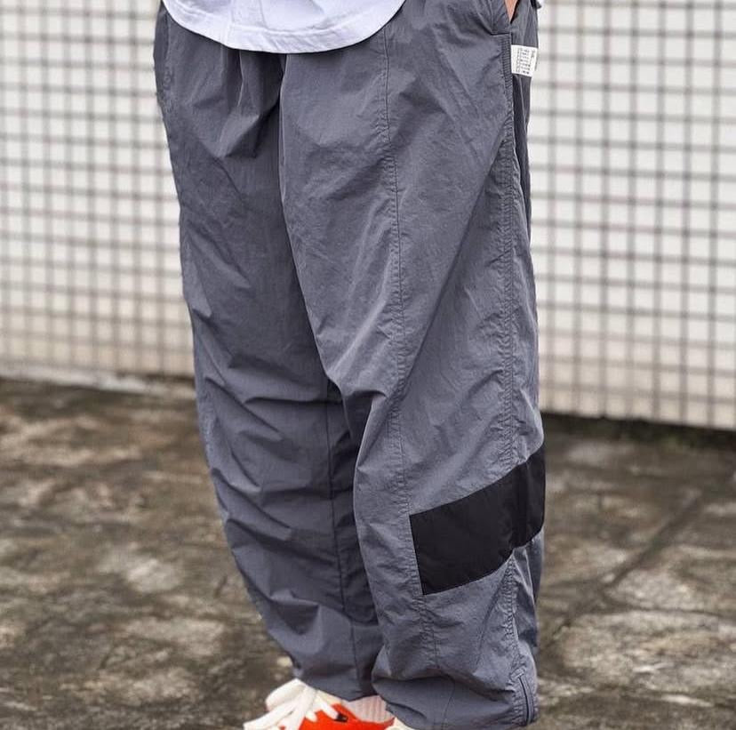 Pin Sktbs 22SS Zip Track Pant Black Grey