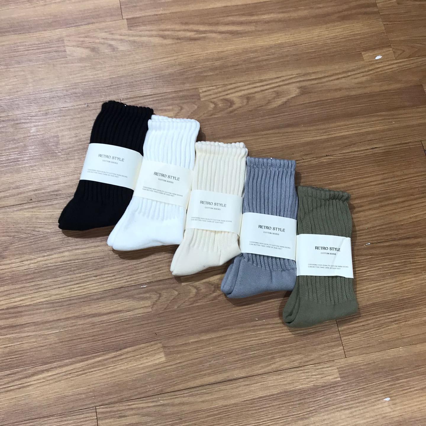 π―π΅ ζ₯η³»η²ιι·θ₯ͺ Long Crew Socks