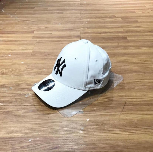 New Era “NY” 9Forty Cap White