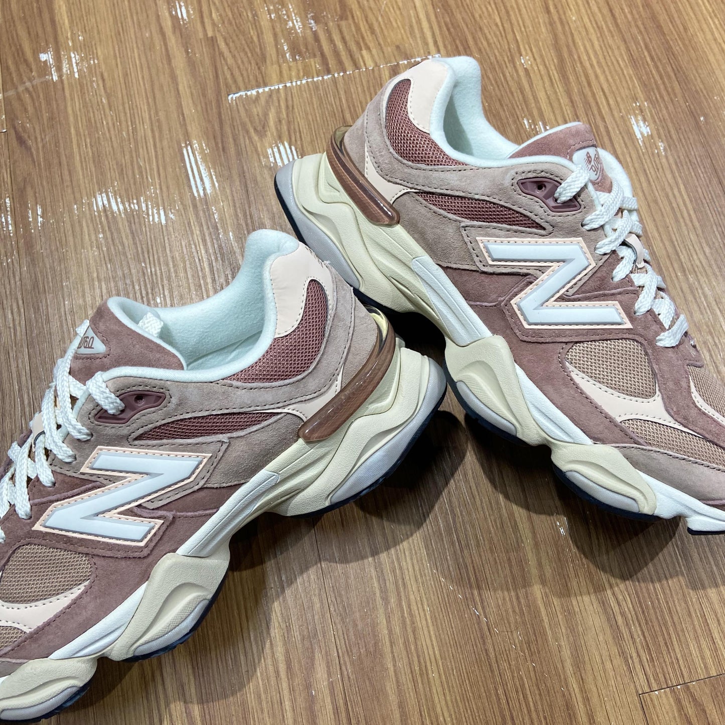 New Balance U9060EEH (Sample)