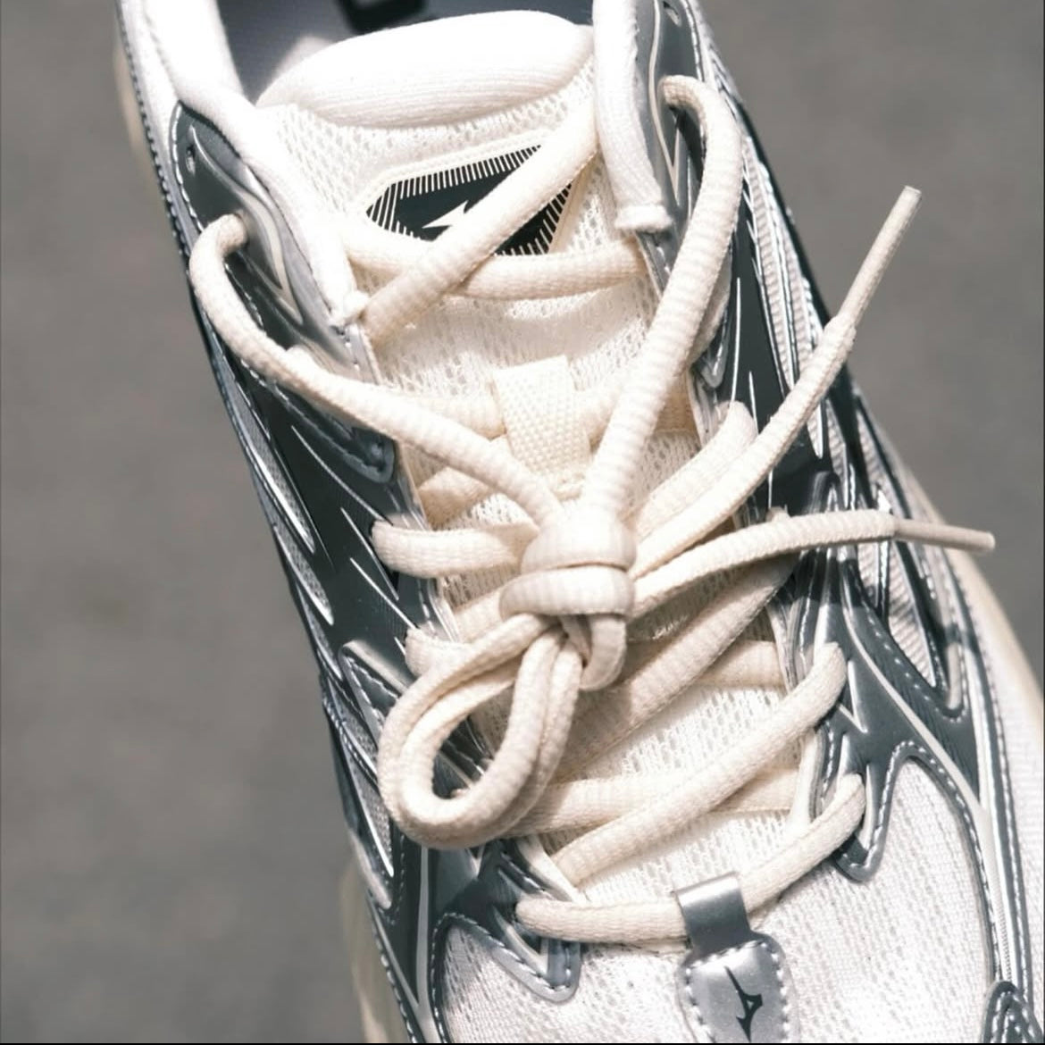Preorder 預訂 Mizuno FIYI V2 Cream Silver D1GH241511