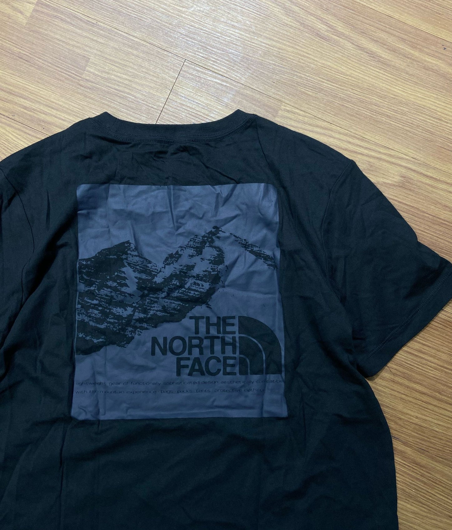 The North Face TNF The Mountains Printed Tee SS Black