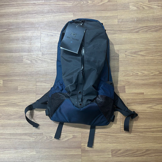 Arc'Teryx Arro 22 Backpack Black Blue L07048100 ArcTeryx 不死鳥 始祖鳥 黑藍色 22L 背包
