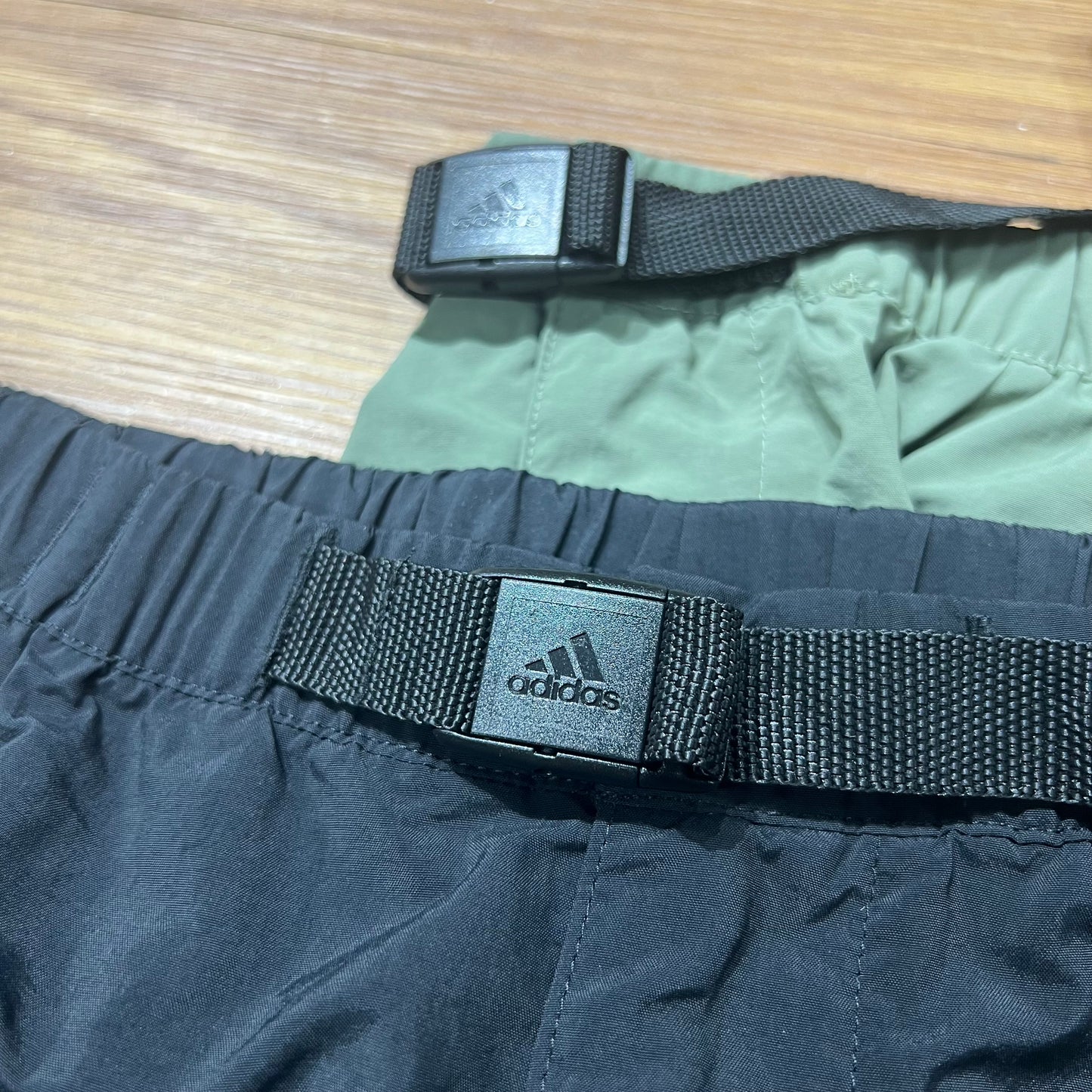 Adidas Tec Woven Shorts Black FM5401 Olive FM5404