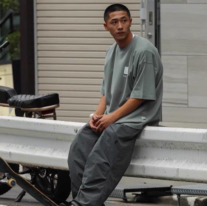 Pin Sktbs Skate Weekly Tee