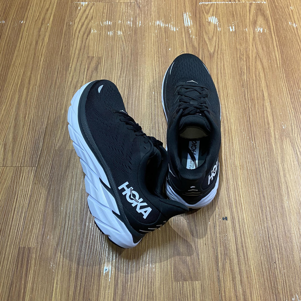 Hoka One One Clifton 8 Black/White 1119393-BWHT