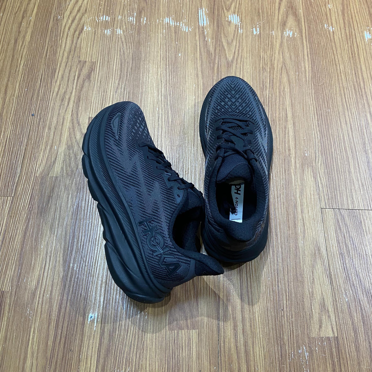 Hoka One One Clifton 9 Triple Black 1127895-BBLC