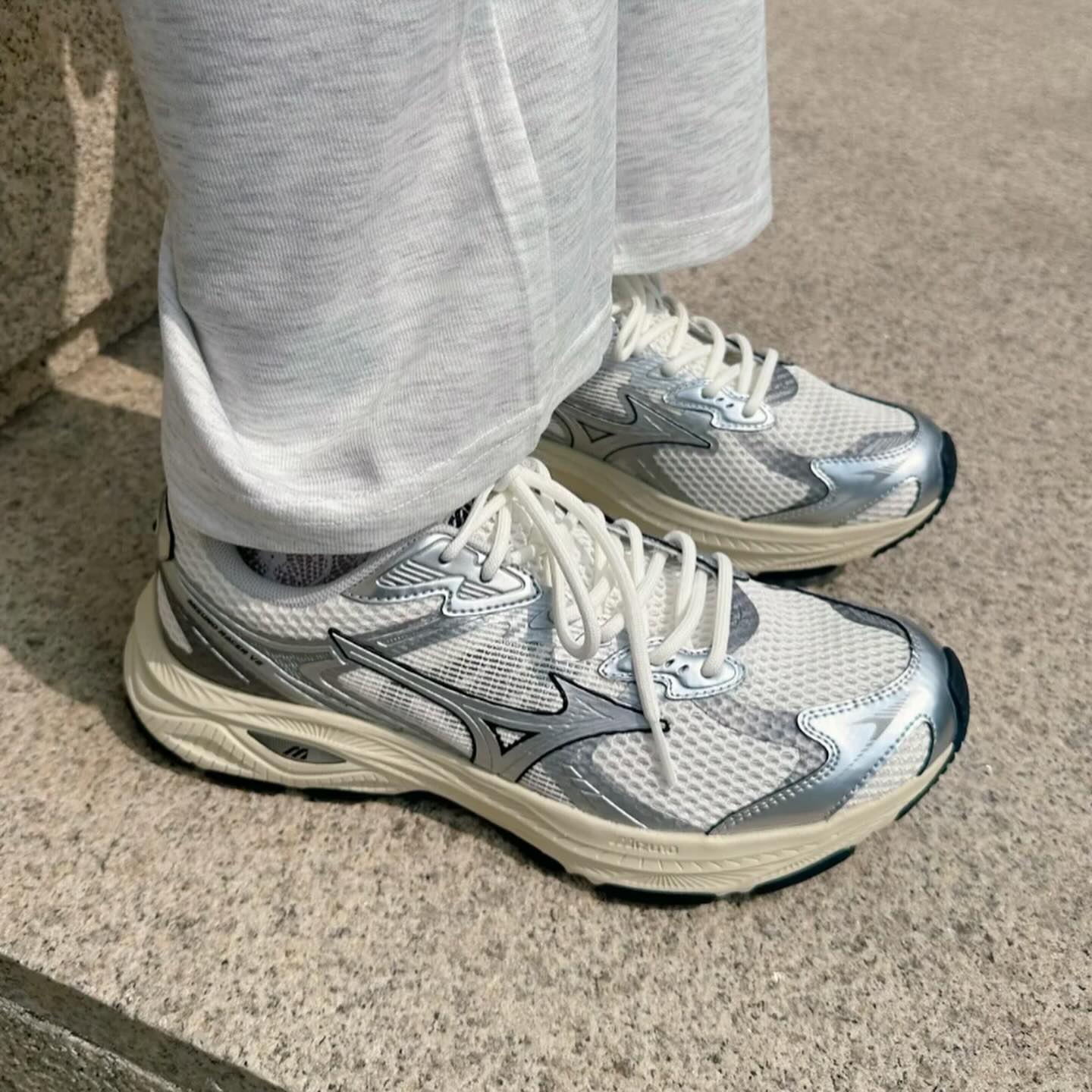 Mizuno Racer V2 2.0 White Silver D1GH250606