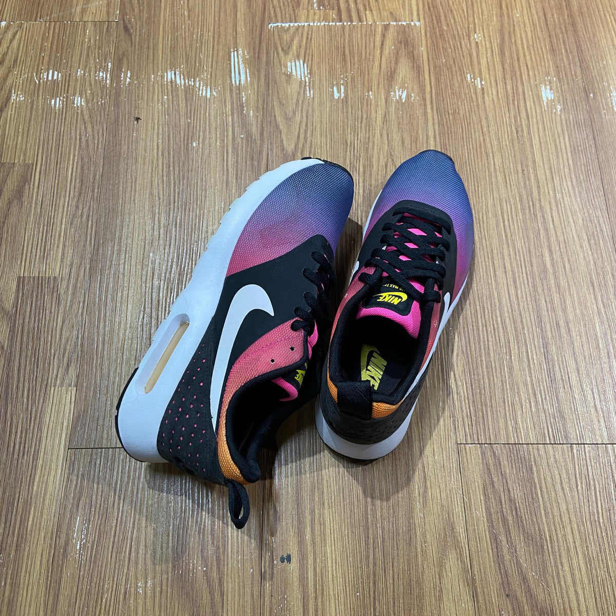 Nike Air Max Tavas SD Sunset Rainbow 724765-005