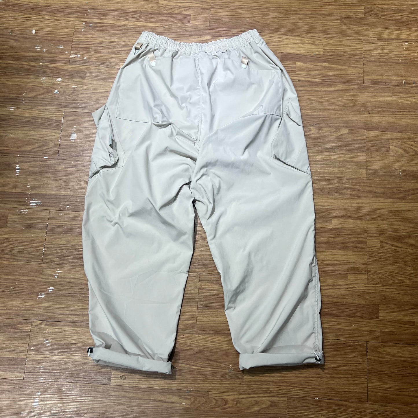 Pin Sktbs Utility Waterproof Cargo Pant Light Bone 實拍
