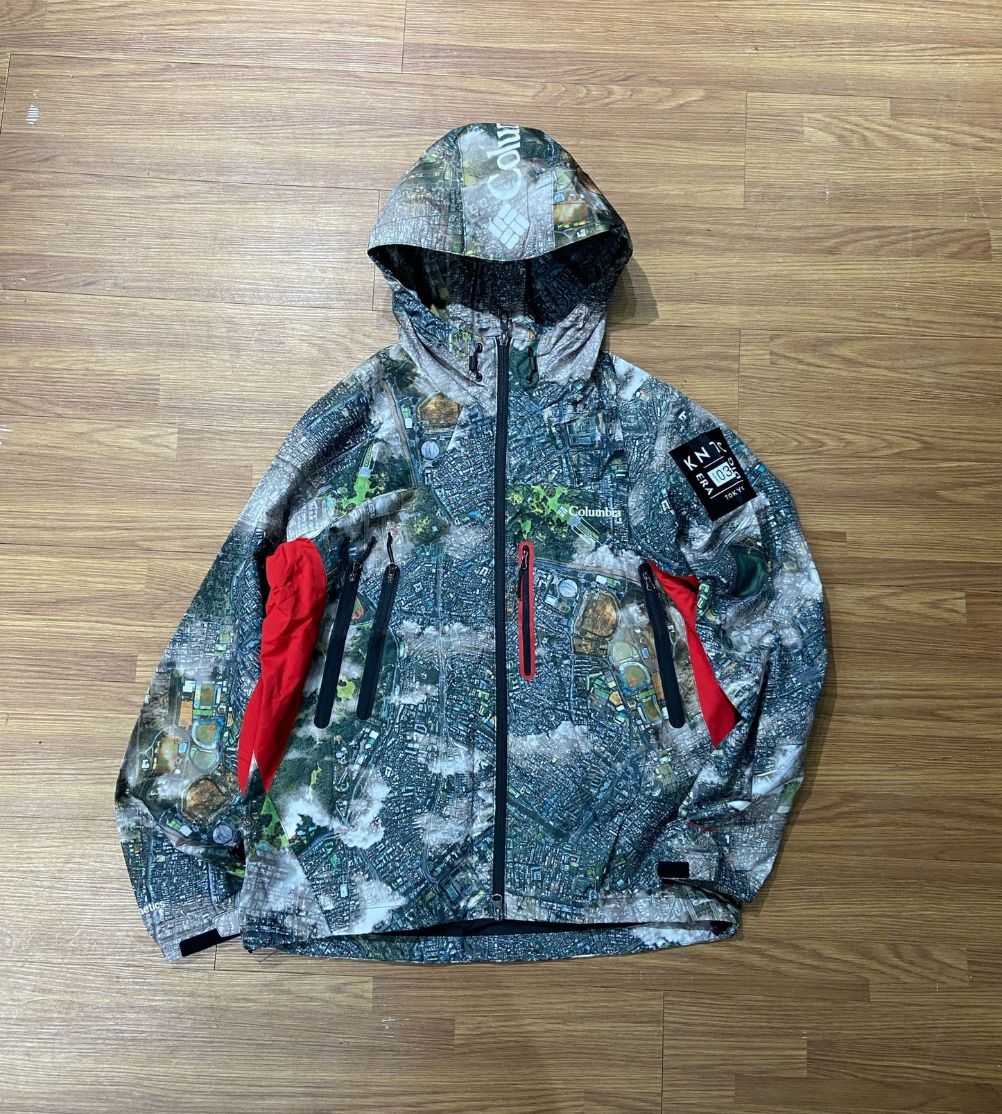 日版 Columbia x Kinetics DECRUZ SUMMIT TXT Jacket “Tokyo City Aerial view” Omni-Heat Reflective PM3735-011
