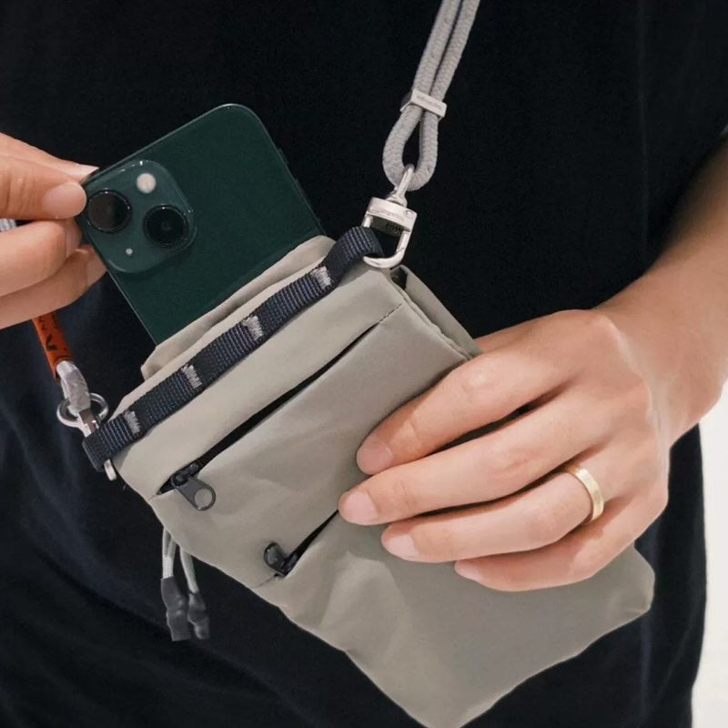 Preorder 預訂 Topologie Pocket Phone Bag Black Olive
