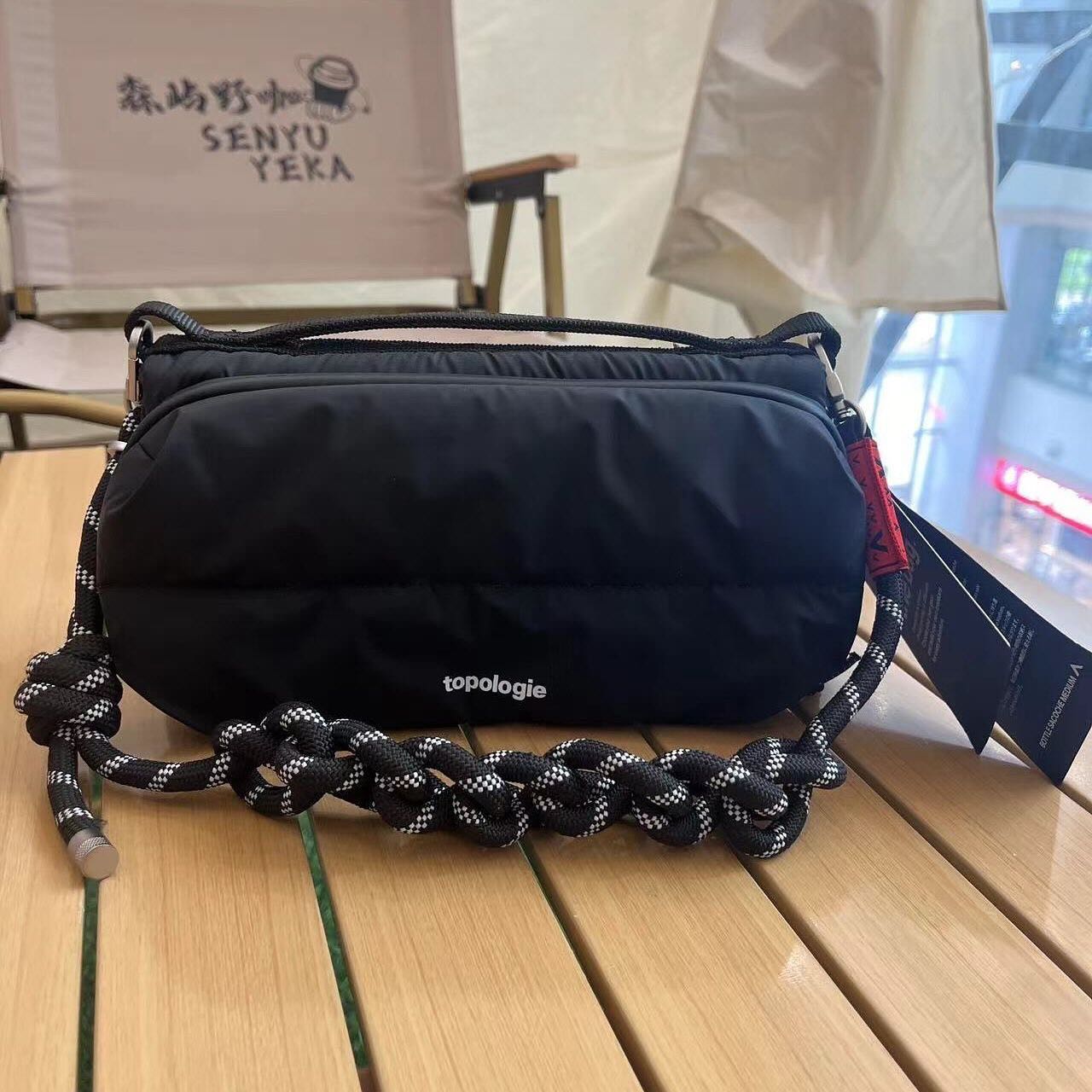 Preorder 預訂 Topologie Bottle Sacoche Puffer Bag Black 防水布料+防水拉鏈