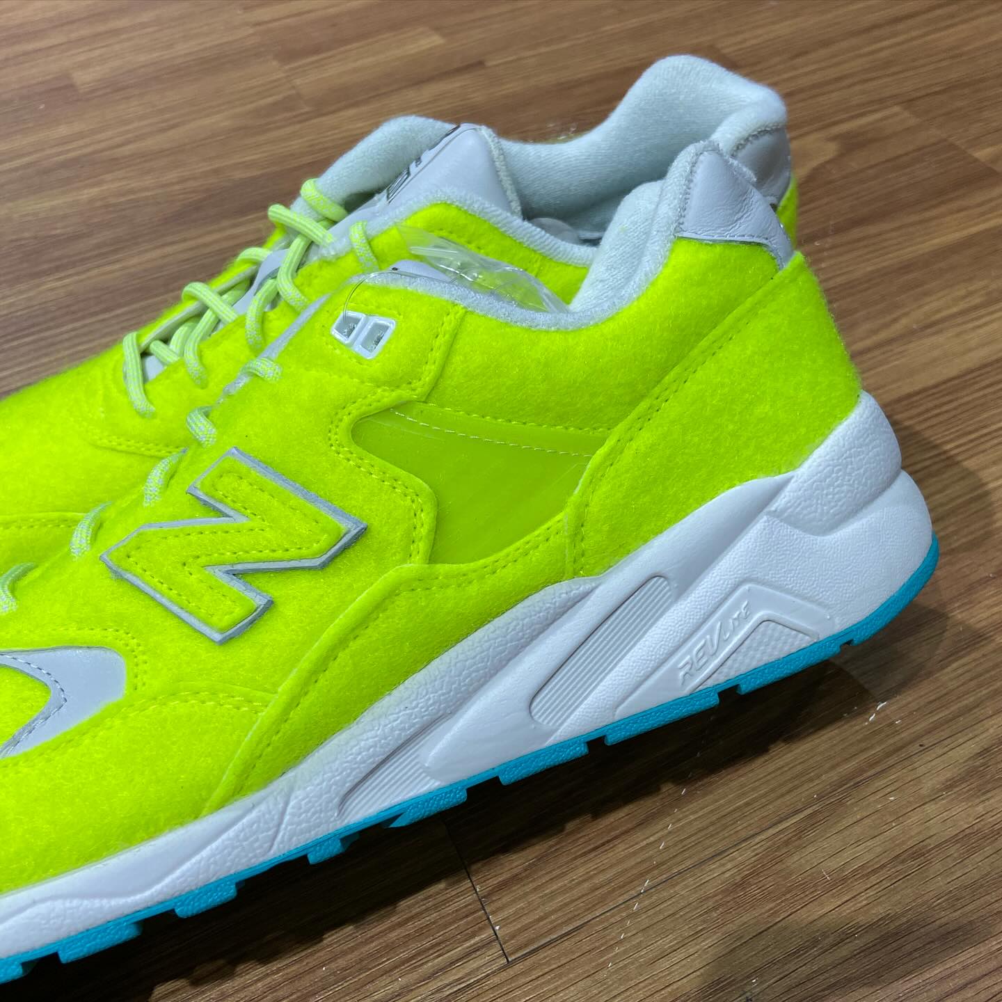 Mita Sneakers x New Balance MRT580MI "The Battle of Surfaces" 580MI