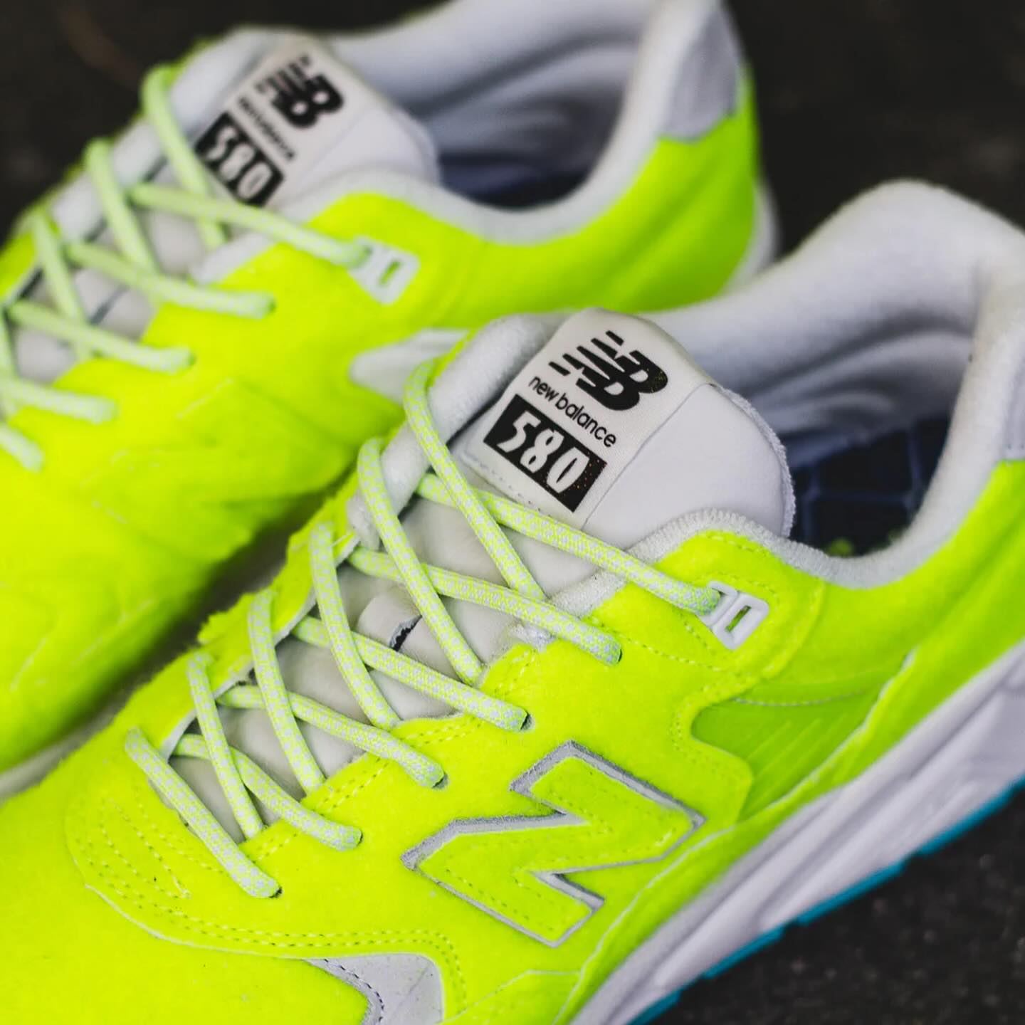 Mita Sneakers x New Balance MRT580MI "The Battle of Surfaces" 580MI