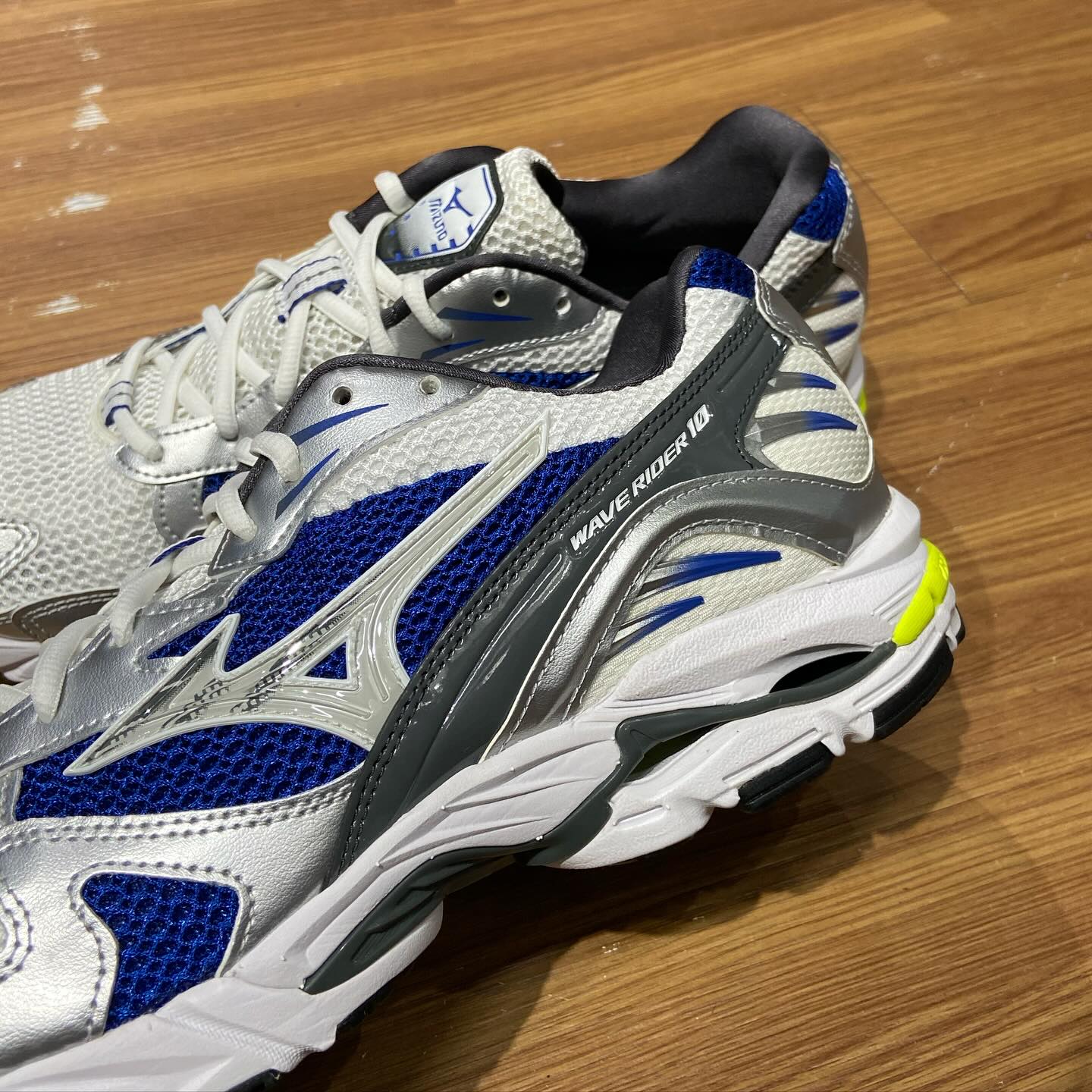 Mizuno Wave Rider 10 White Blue D1GA210406