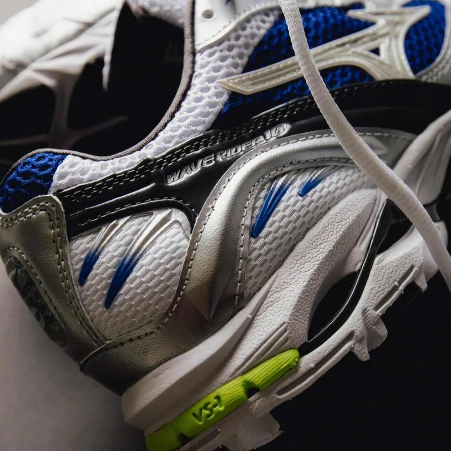 Mizuno Wave Rider 10 White Blue D1GA210406