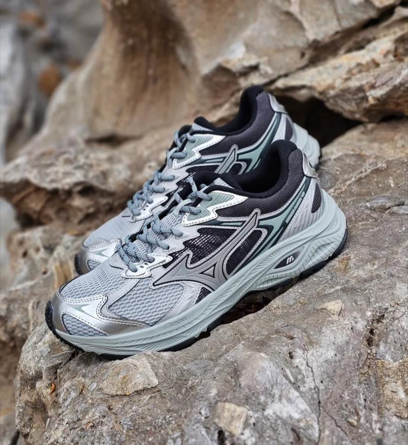 Preorder 預訂 Mizuno Racer V2 2.0 Silver Black D1GH250601