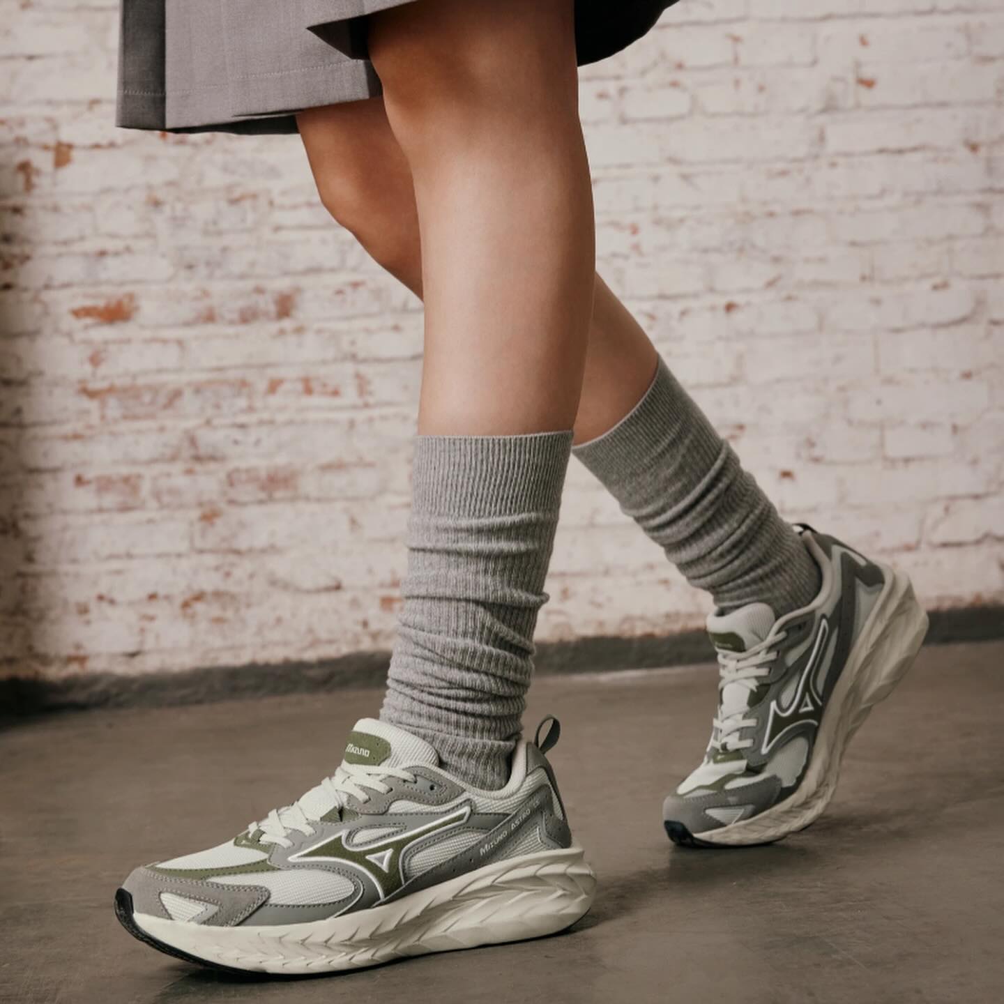 Mizuno Astro LS 2025 復古緩震跑鞋系列 霧月綠