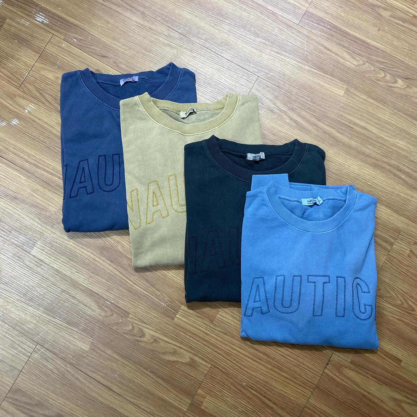 Nautica White Sail Label Pigment Dyed Arch Logo Sweat Crewneck