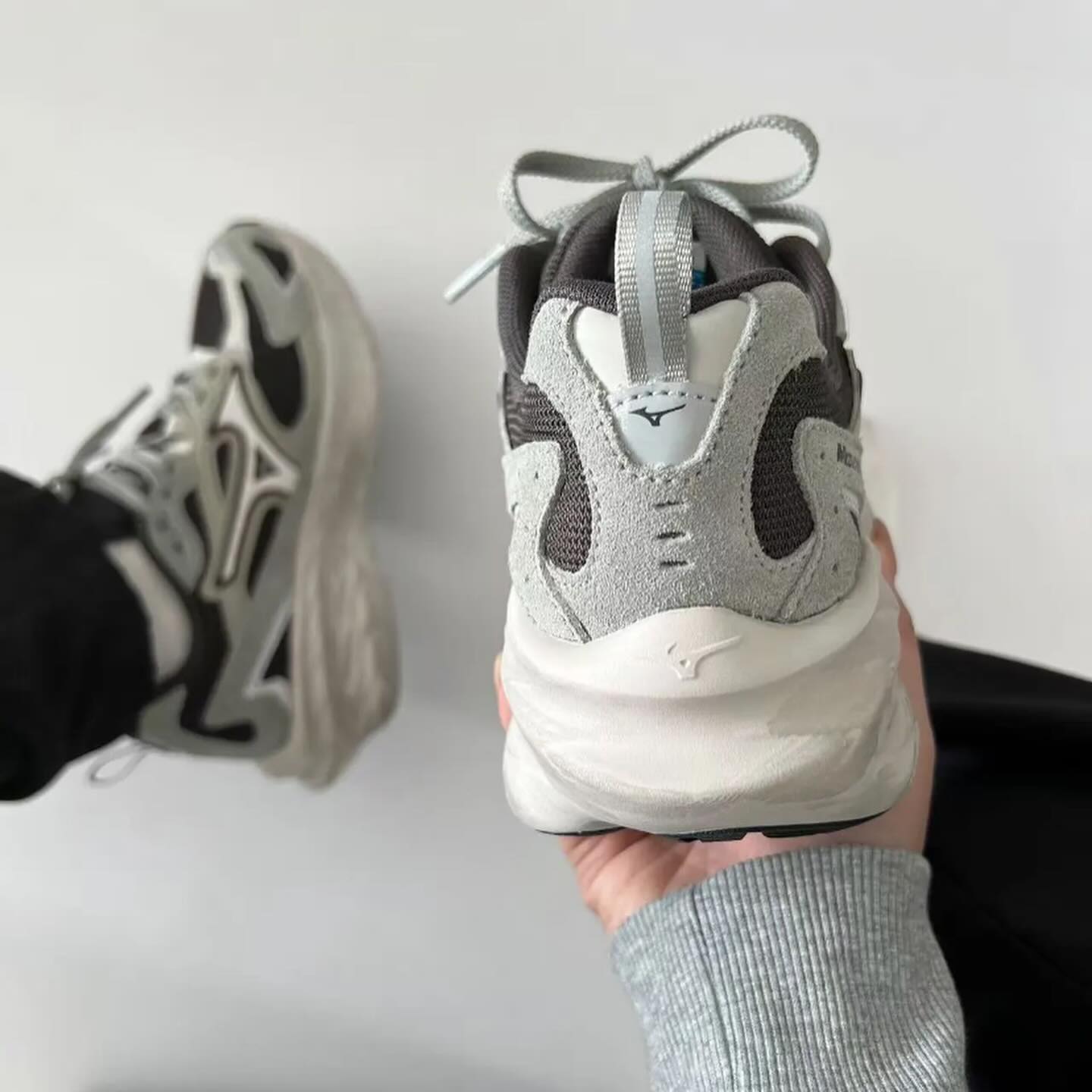 Mizuno Astro LS 2025 復古緩震跑鞋系列 鼠尾草灰