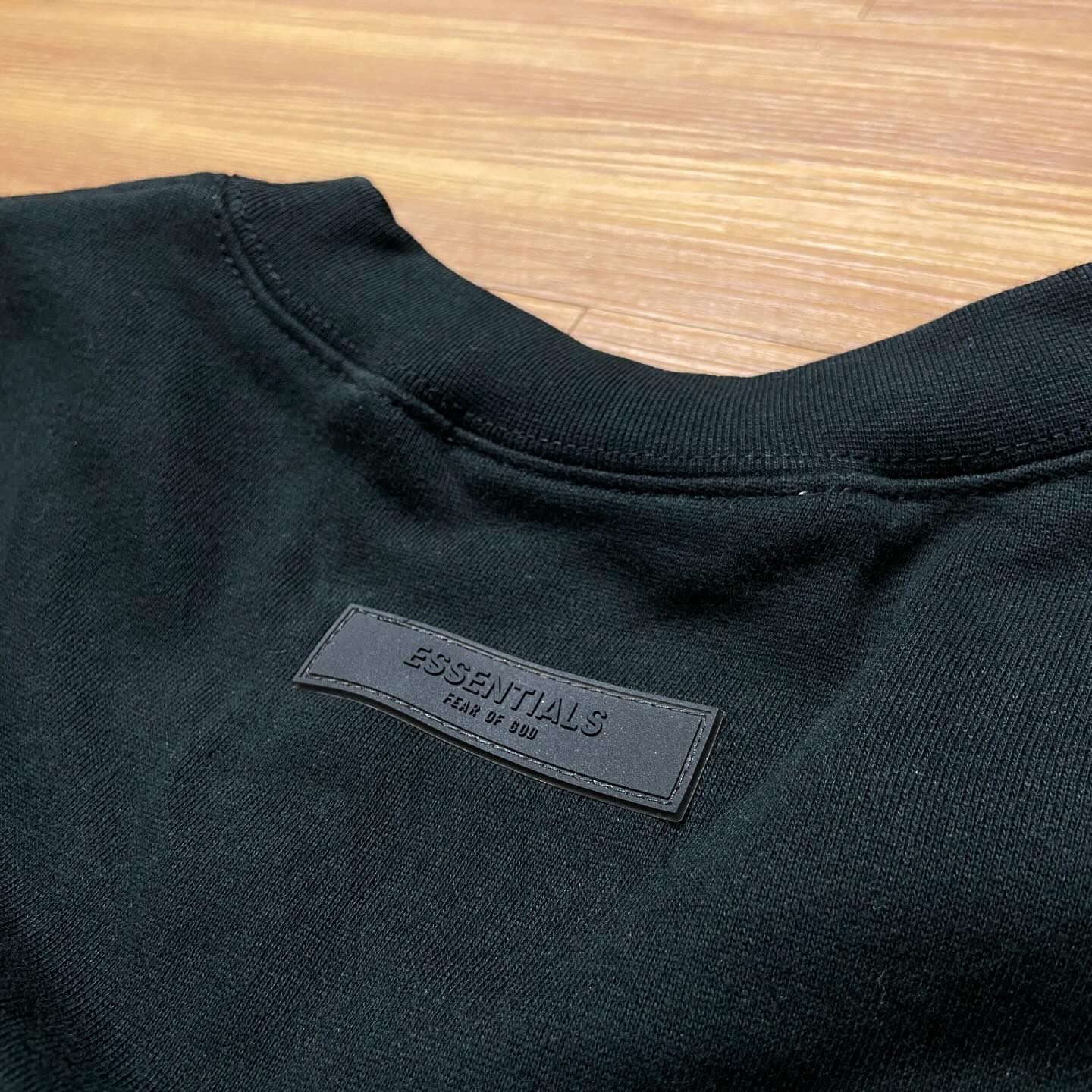 Fear of God FOG Essentials 立體絨毛字 Core Crewneck (抓毛底) Black
