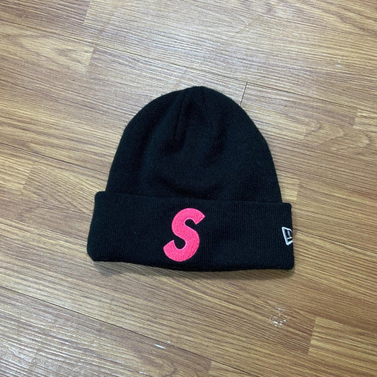 Supreme S Logo Beanie Black w/ Pink Logo