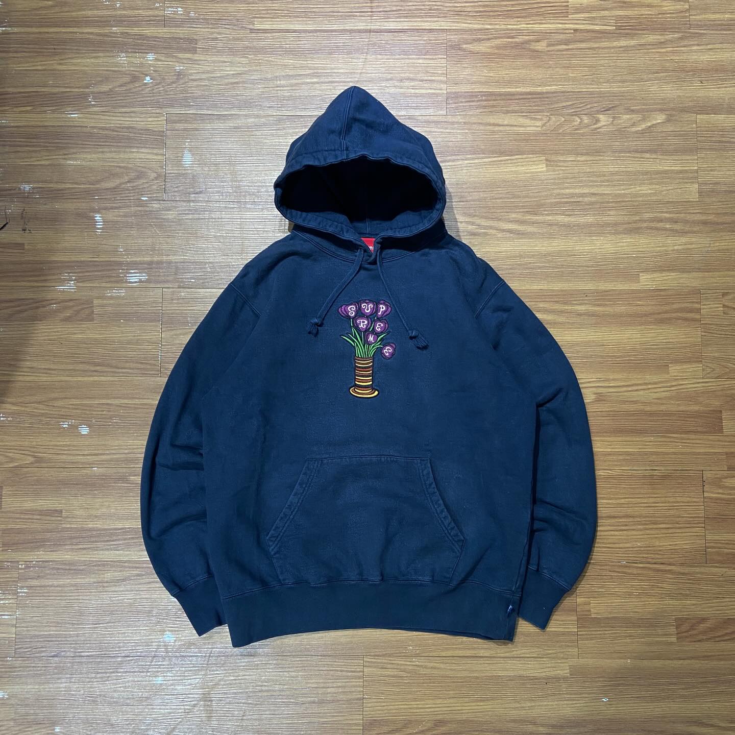 Supreme Flowers Hooded Sweatshirt 💐 Navy (Used)