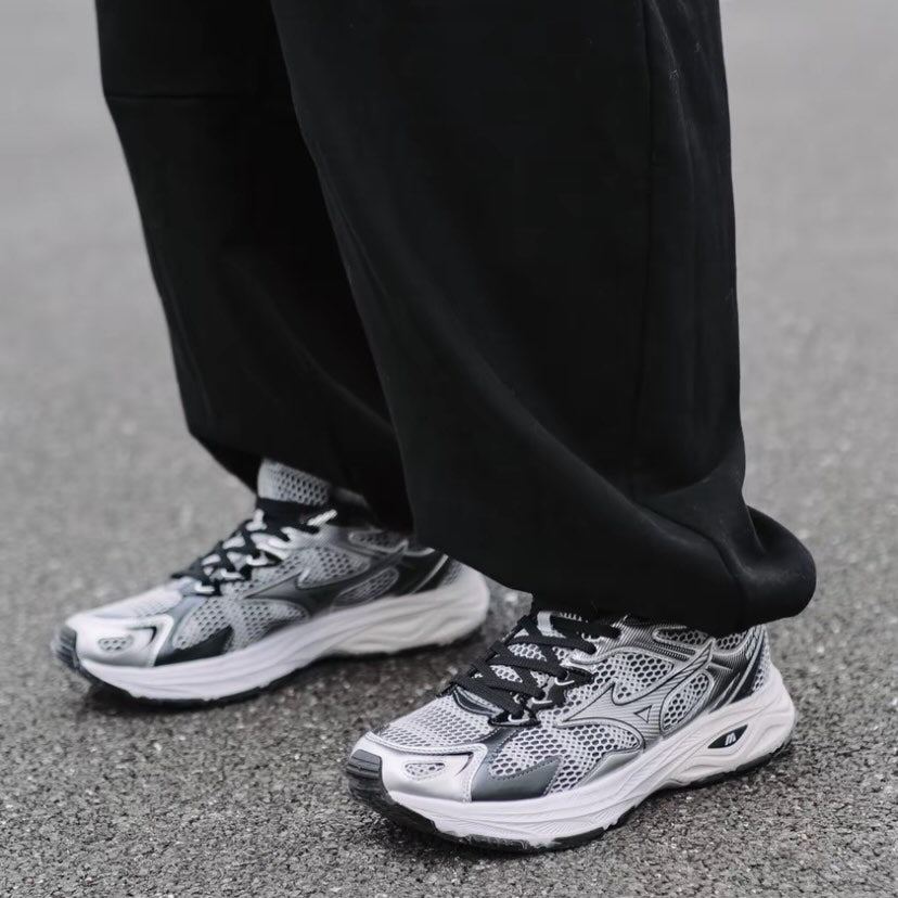 Preorder 預訂 Mizuno Racer S Silver/Black D1GH253517