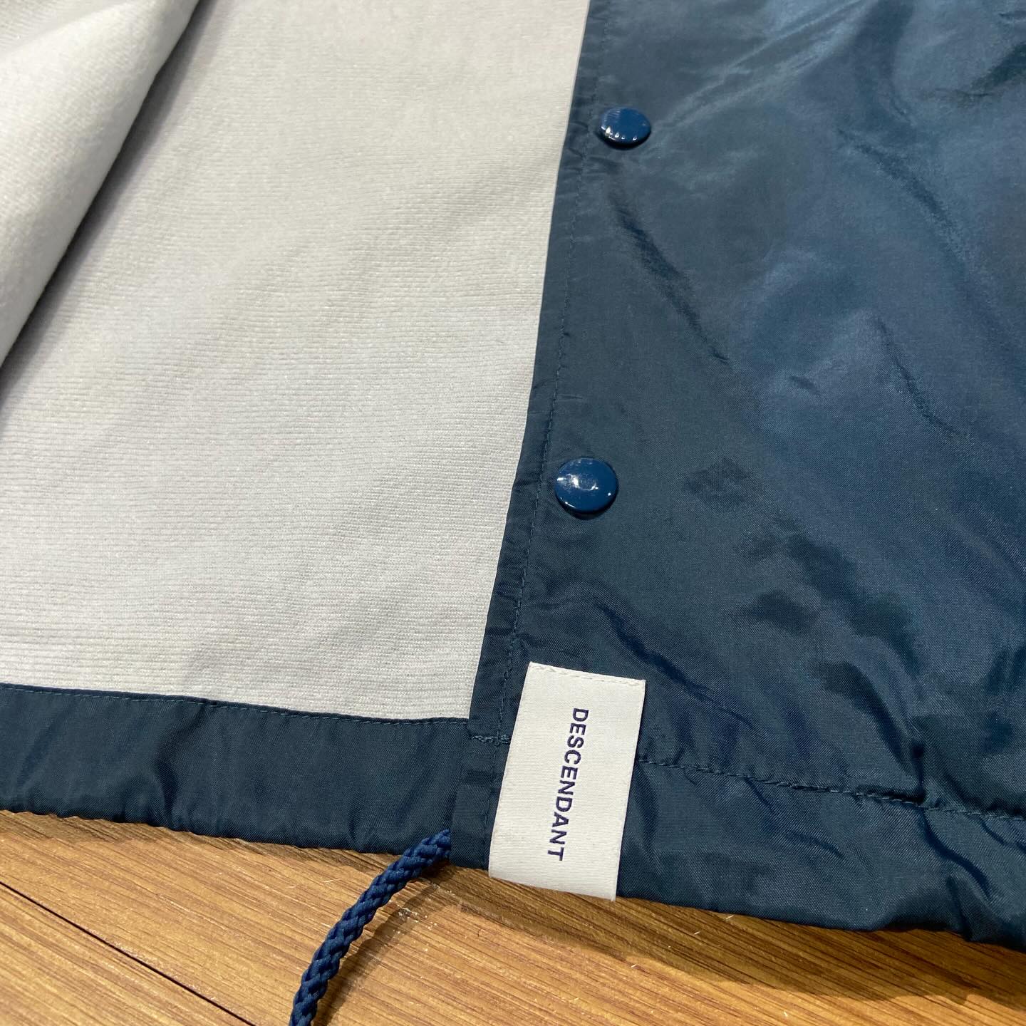 DESCENDANT SPY HOP COACH JACKET 🐳 Navy (Display Item)