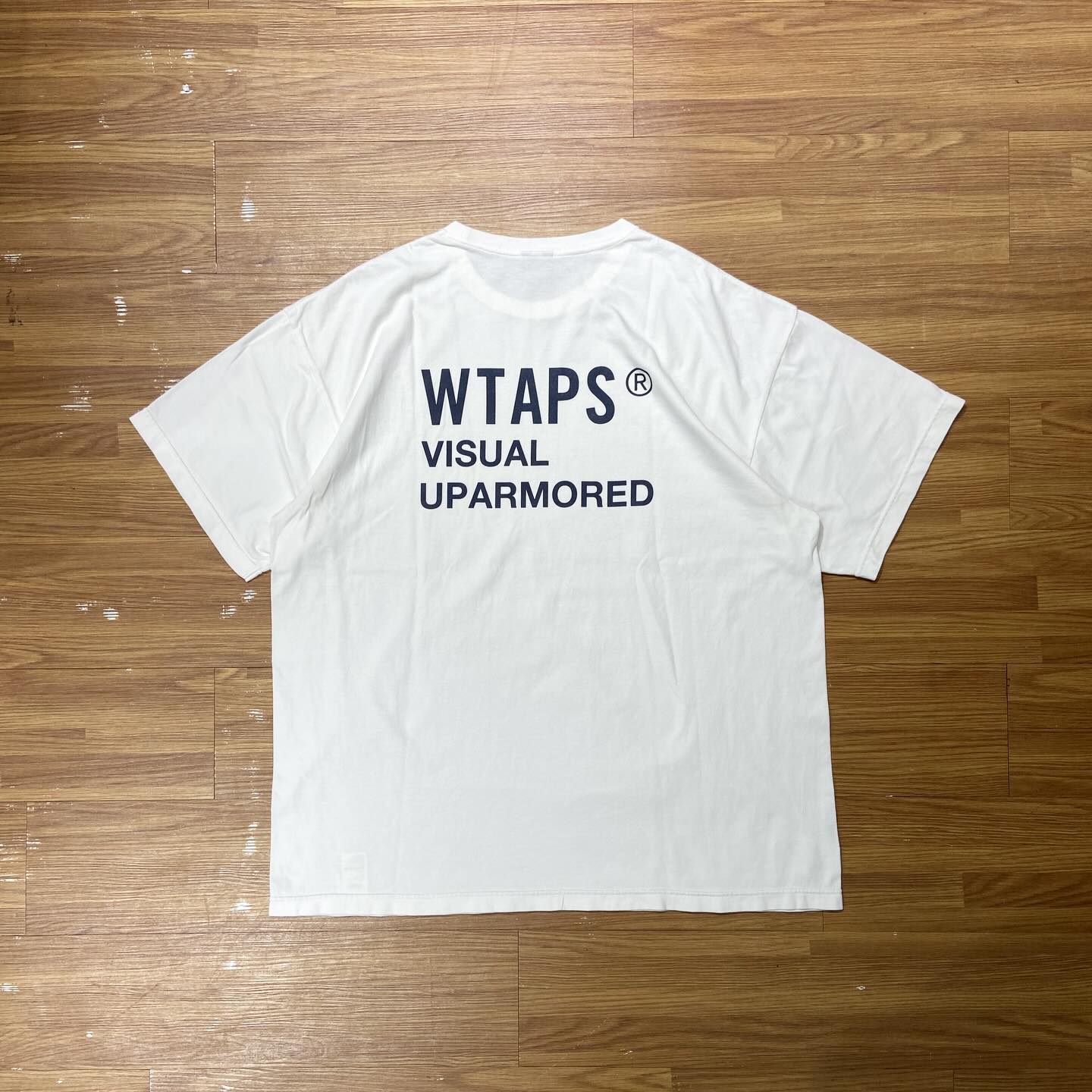WTAPS VISUAL UPARMORED SS / COTTON. TEE White (Display Item)