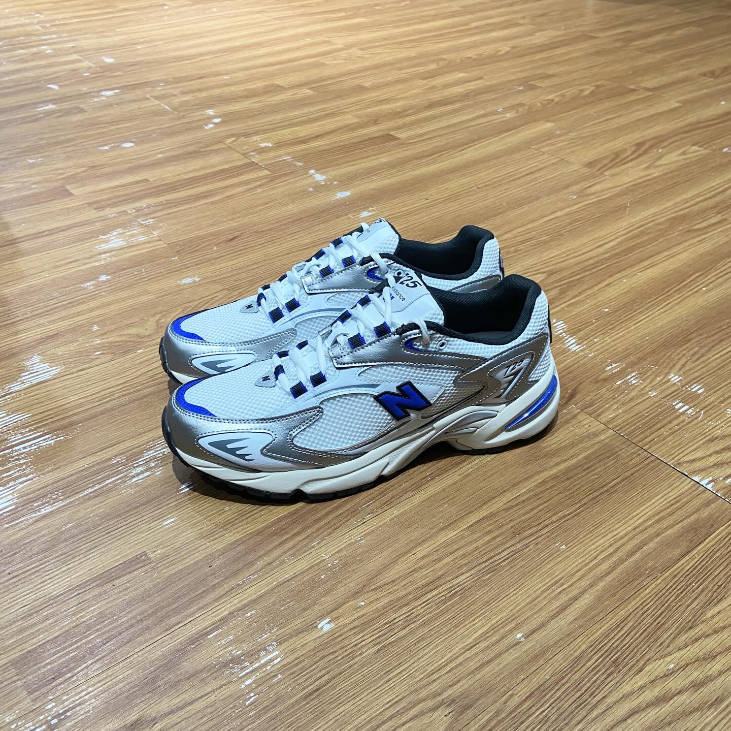 New Balance ML725CI