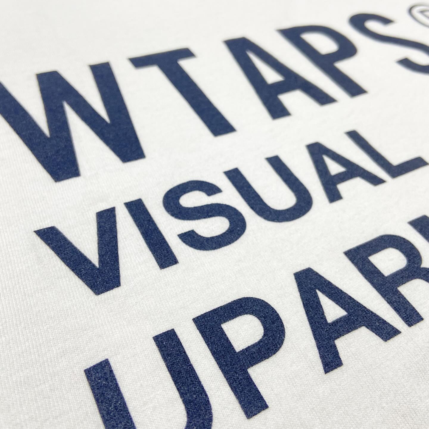 WTAPS VISUAL UPARMORED SS / COTTON. TEE White (Display Item)