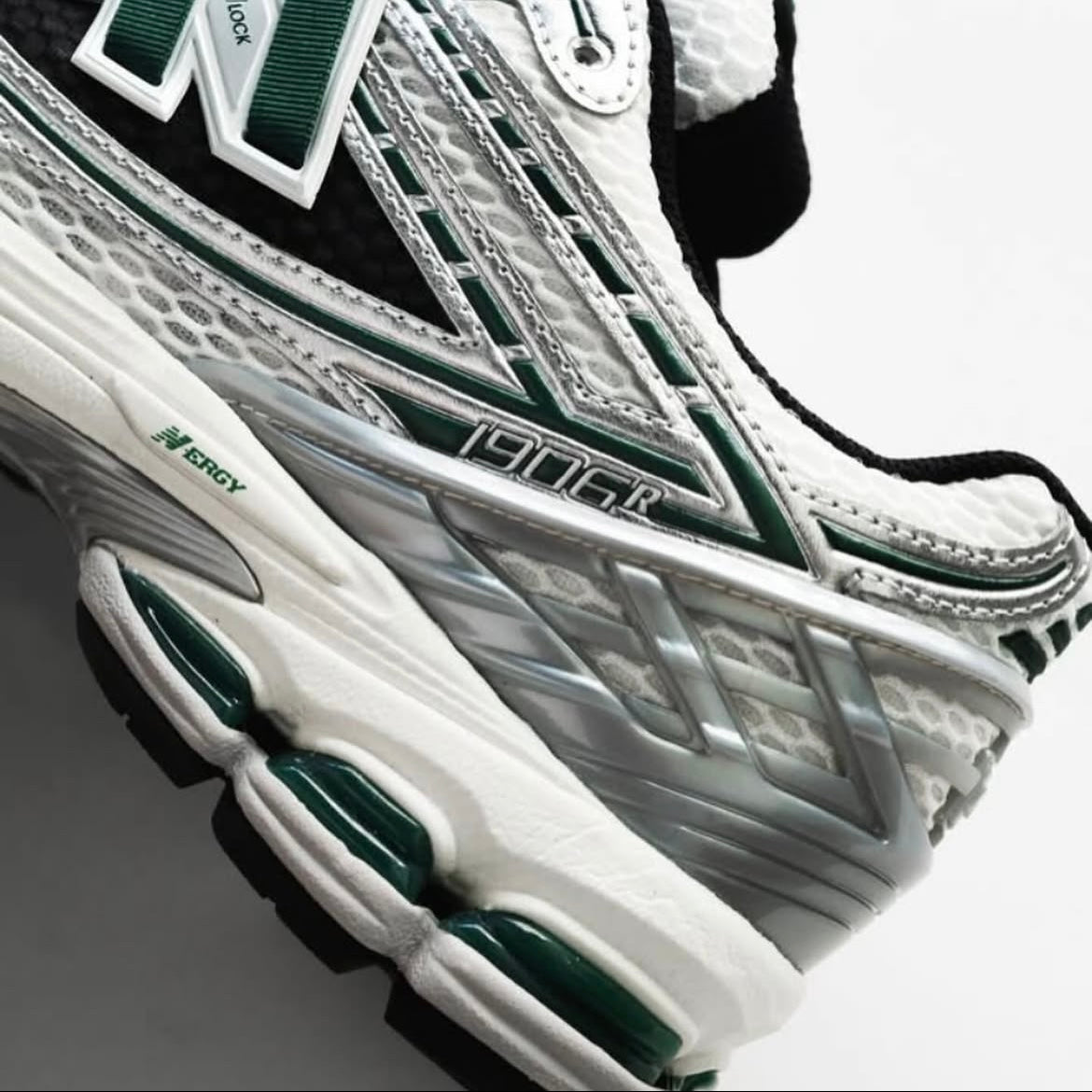 Preorder 預訂 New Balance M1906REU Silver Metallic Nightwatch Green 白銀 1906R