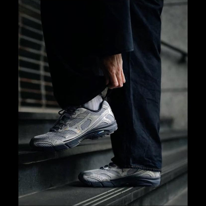 Preorder 預訂 Mizuno MXR “Space Lights Pack” Silver Blue D1GA255301