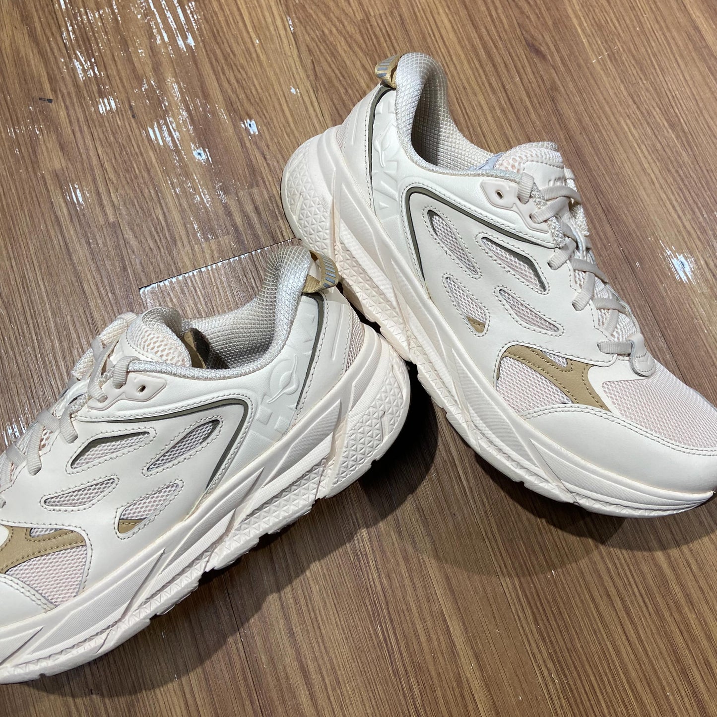 Hoka One One Clifton L Light Bone (Display Item)