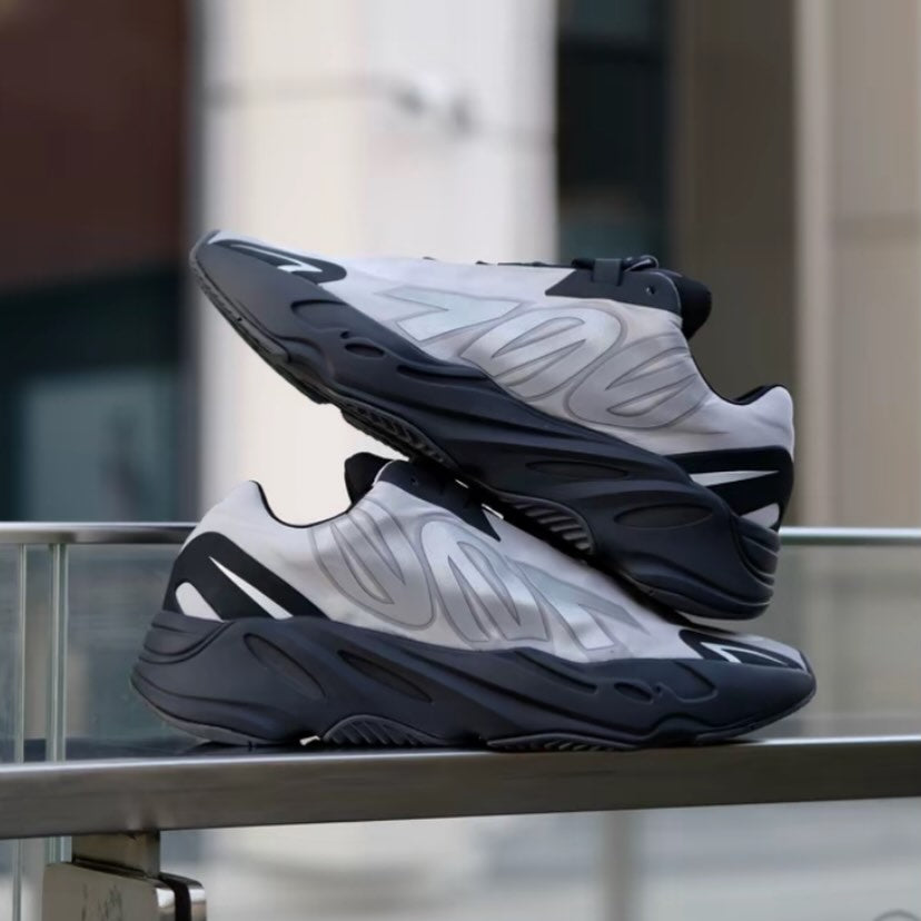 Preorder 預訂 Adidas Yeezy Boost 700 MNVN “Geode” GW9526