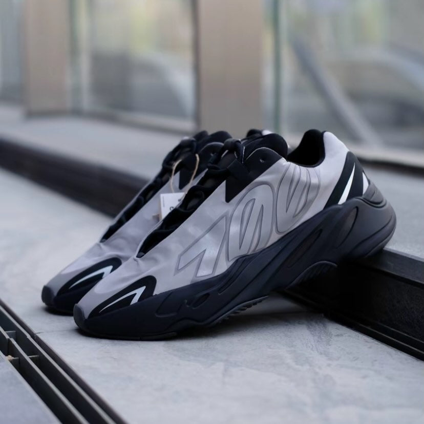 Preorder 預訂 Adidas Yeezy Boost 700 MNVN “Geode” GW9526
