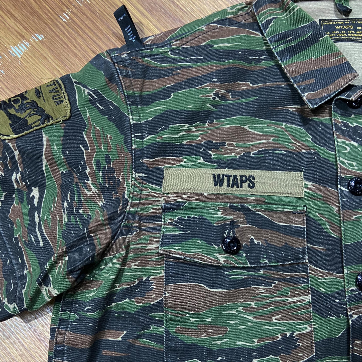 WTAPS BUD SS 02 SHIRT / COTTON. TWILL. TIGER STRIPE (Made in Japan) Tiger Camo (Display Item)
