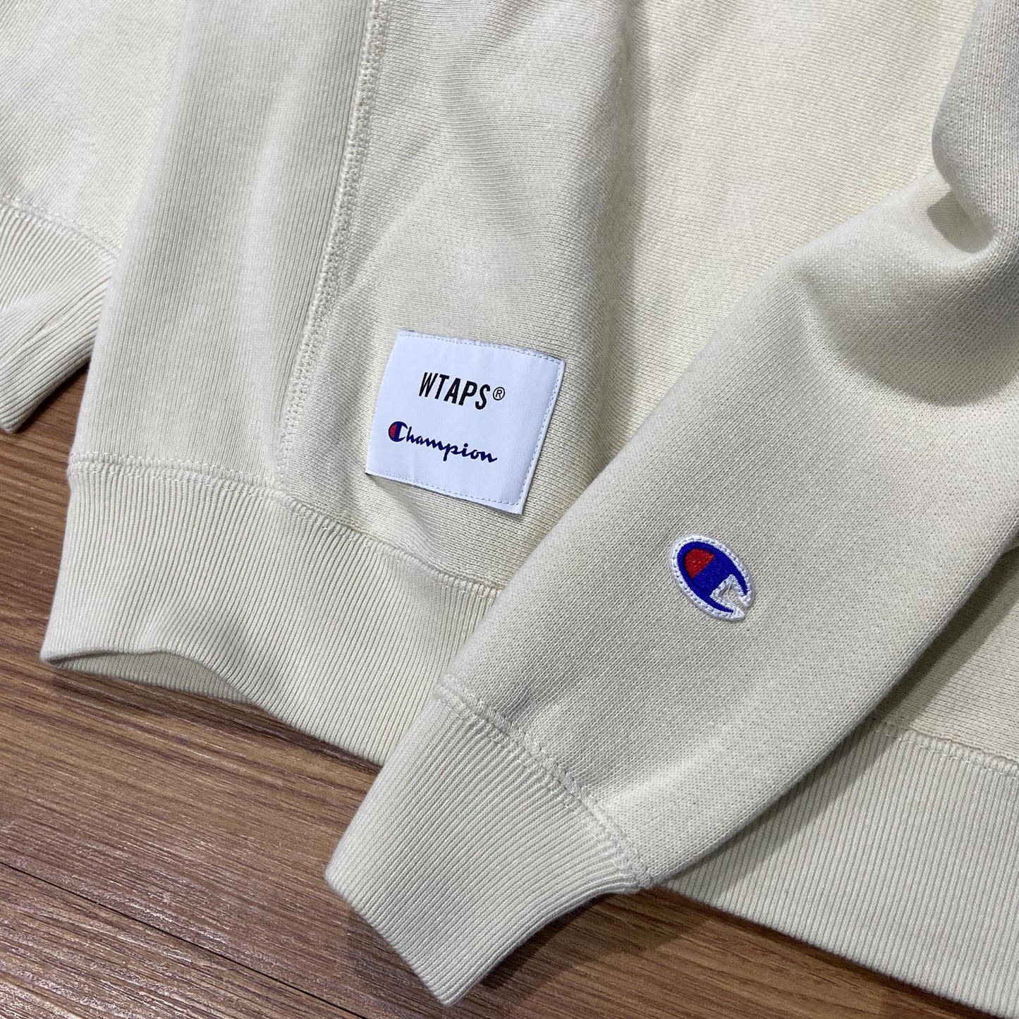 WTAPS x CHAMPION REVERSE WEAVE CREWNECK SWEATER Cream (Display Item)