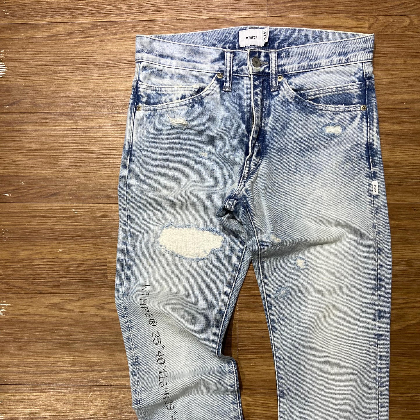 WTAPS BLUE SKINNY TRASH TROUSERS / COTTON. DENIM (Made in Japan) Bleached Blue