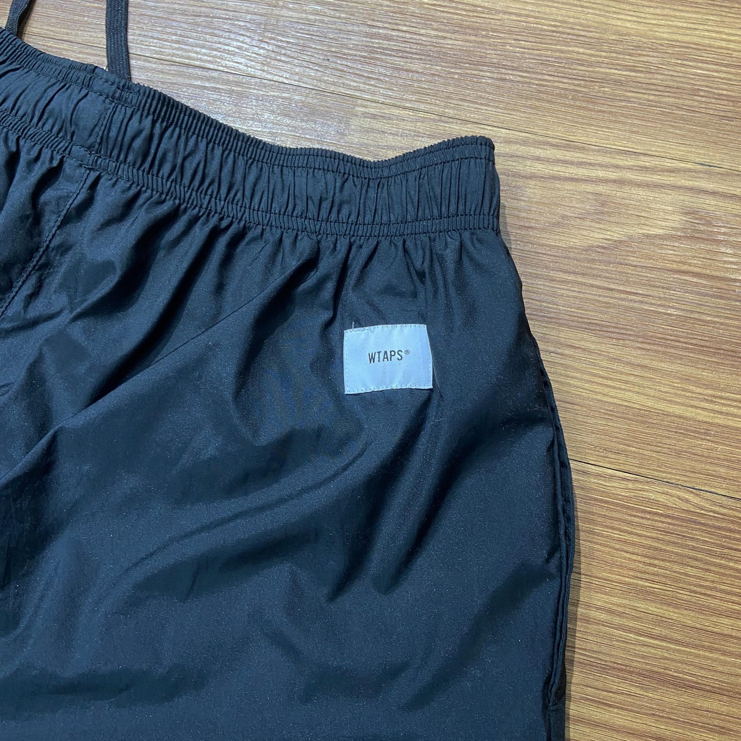 WTAPS INCOM NYLON TROUSERS / POLY. TAFFETA. (Made in Japan) Black (Display Item)