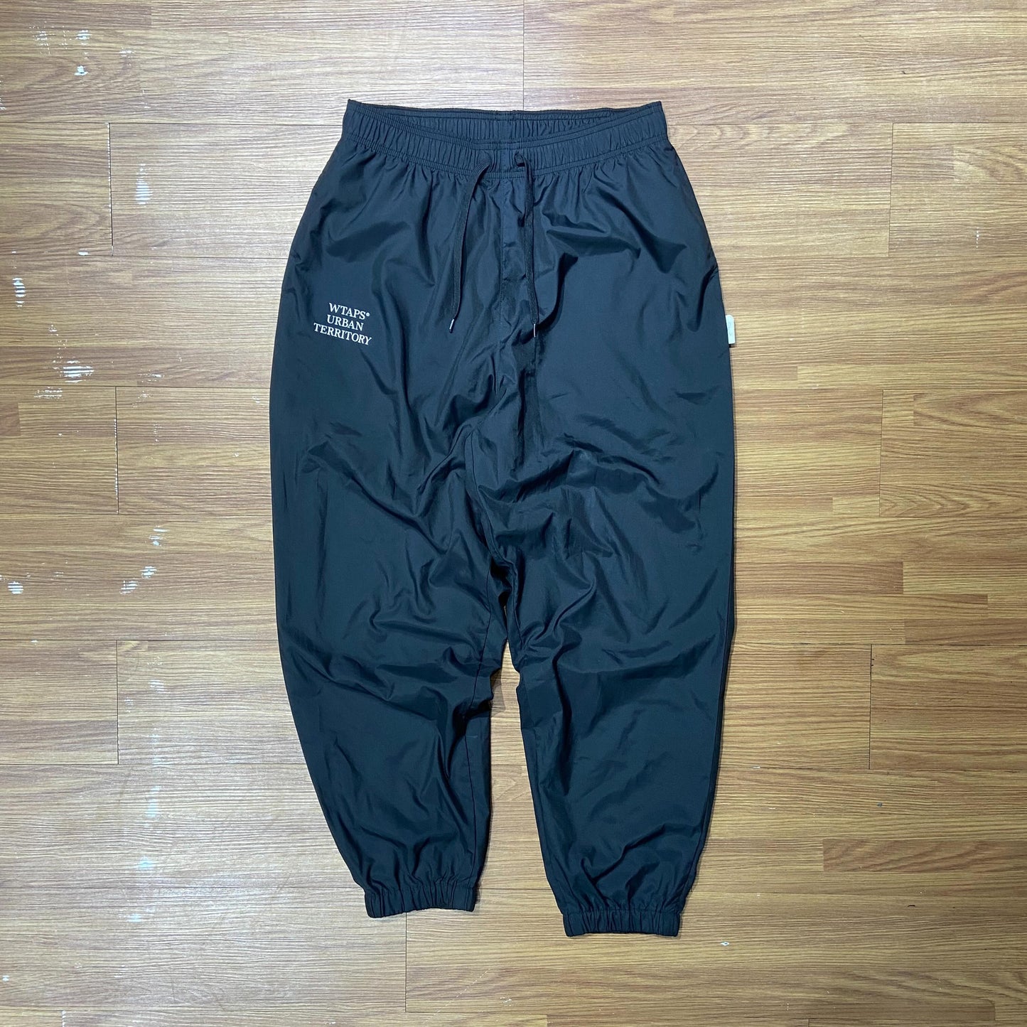 WTAPS INCOM NYLON TROUSERS / POLY. TAFFETA. (Made in Japan) Black (Display Item)