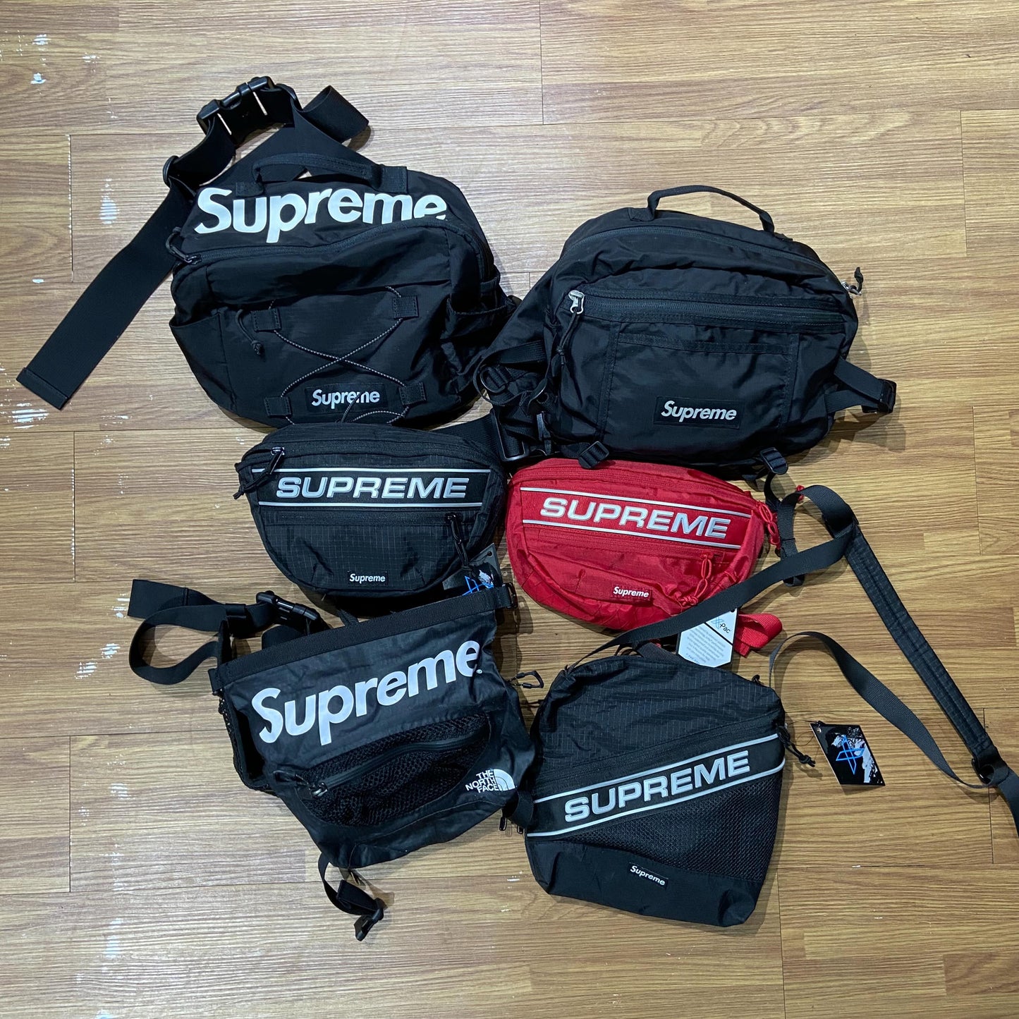 Supreme Waist Bag / Shoulder Bag (Display / Used Item)