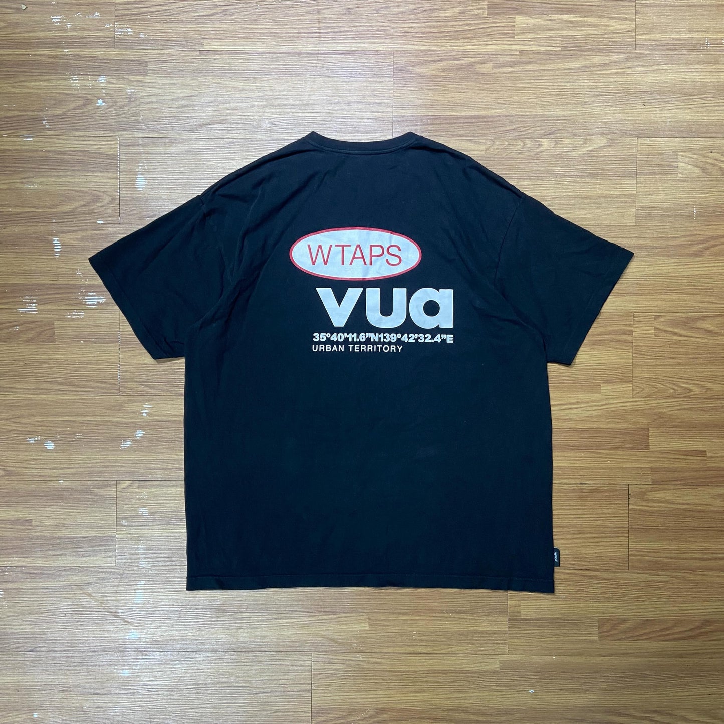 WTAPS LABEL SS / TEE. COTTON. (Made in Japan) Black (Display Item)