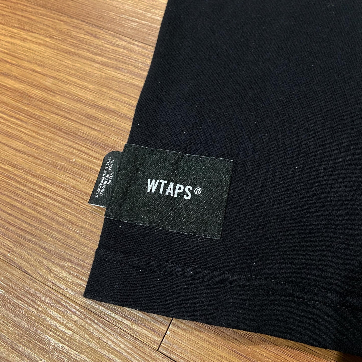 WTAPS LABEL SS / TEE. COTTON. (Made in Japan) Black (Display Item)