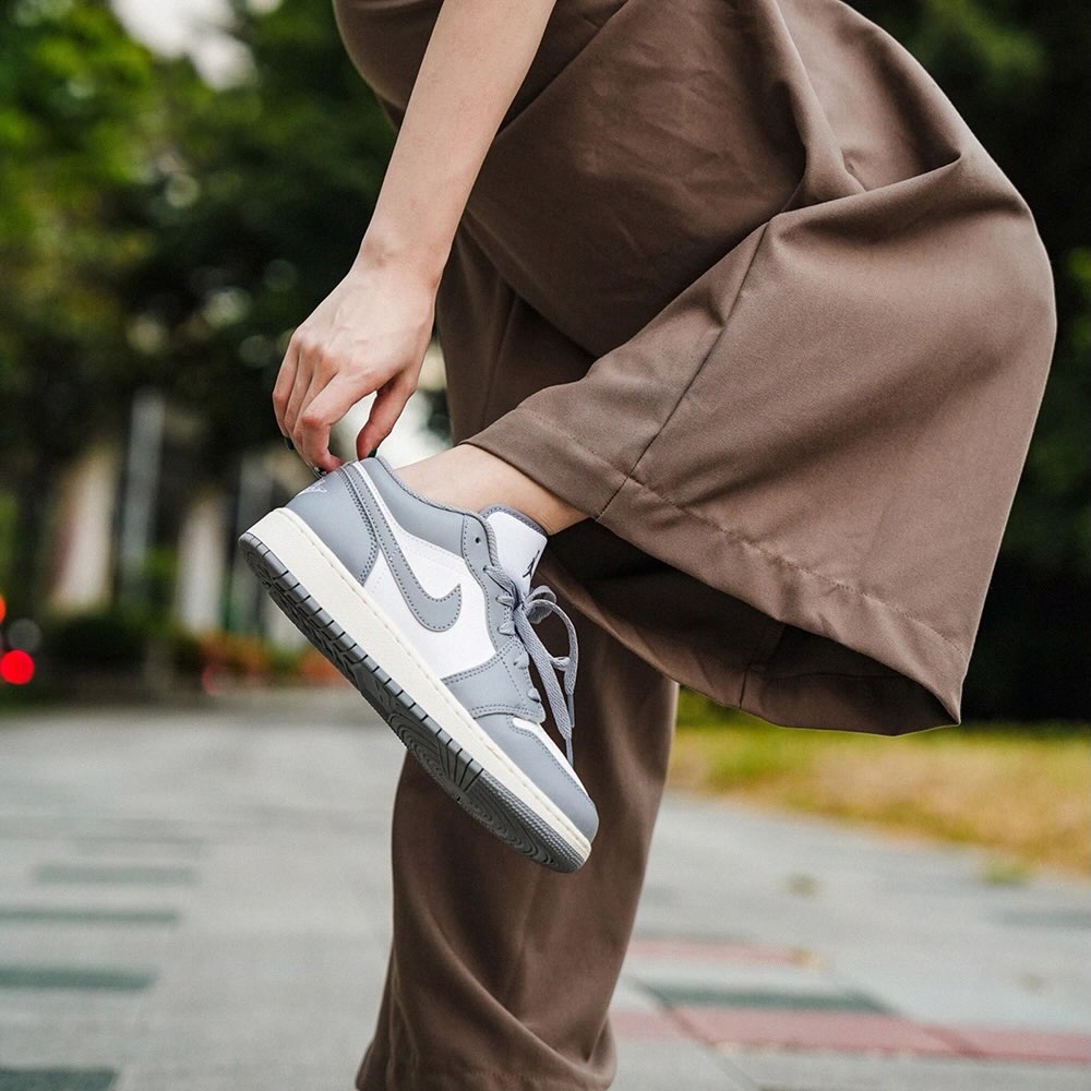 Preorder 預訂 Nike Air Jordan 1 Low GS Vintage Grey 553560-053