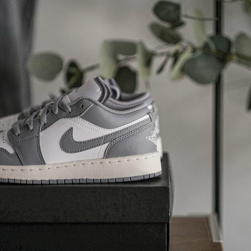 Preorder 預訂 Nike Air Jordan 1 Low GS Vintage Grey 553560-053