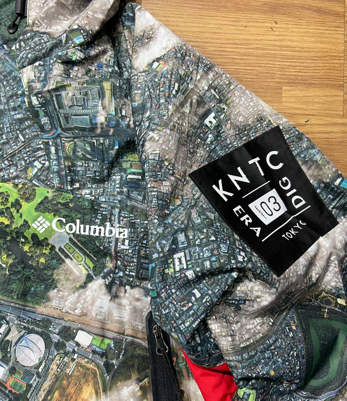 日版 Columbia x Kinetics DECRUZ SUMMIT TXT Jacket “Tokyo City Aerial view” Omni-Heat Reflective PM3735-011