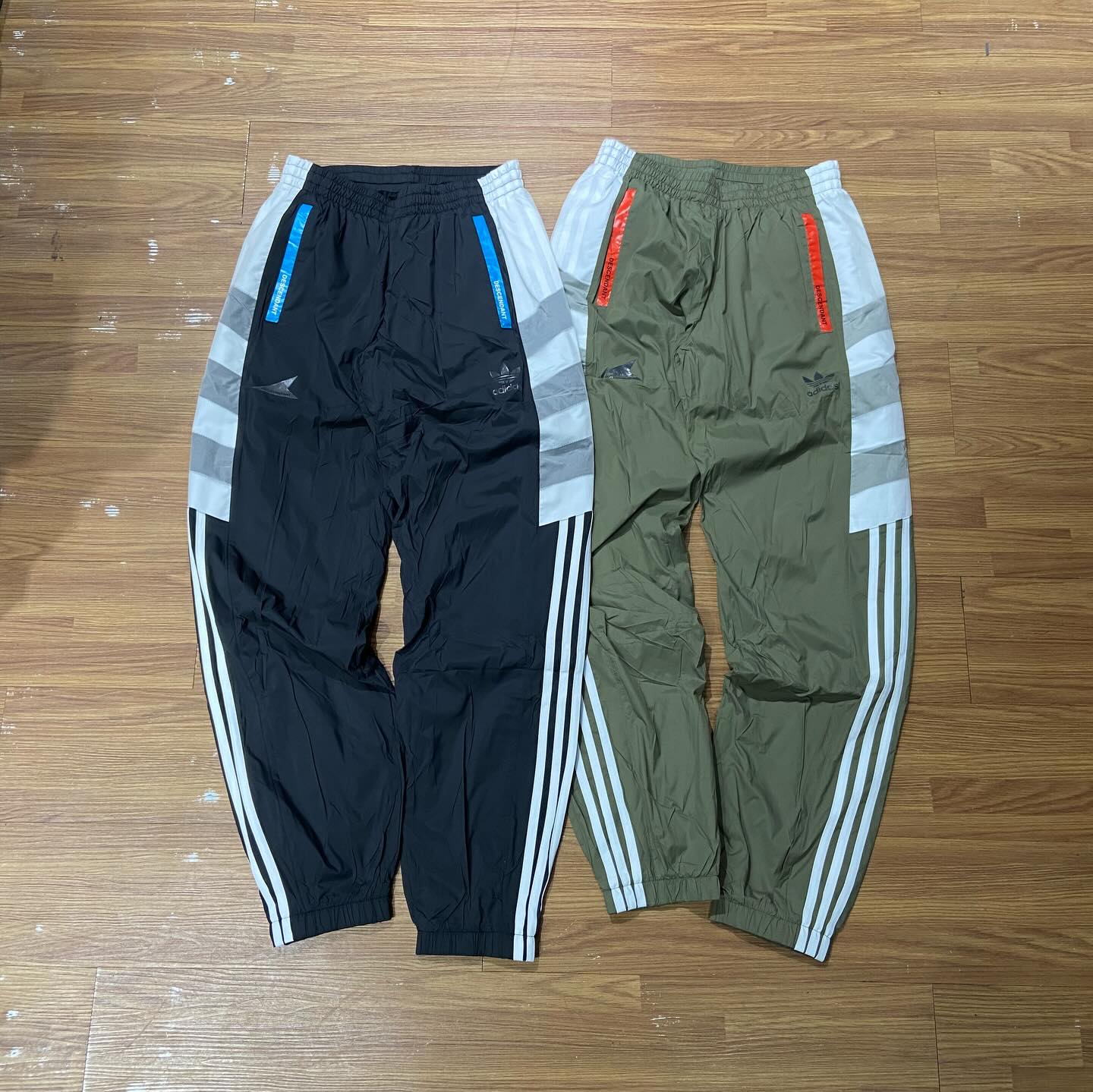 西山徹聯名 Adidas 運動長褲實拍